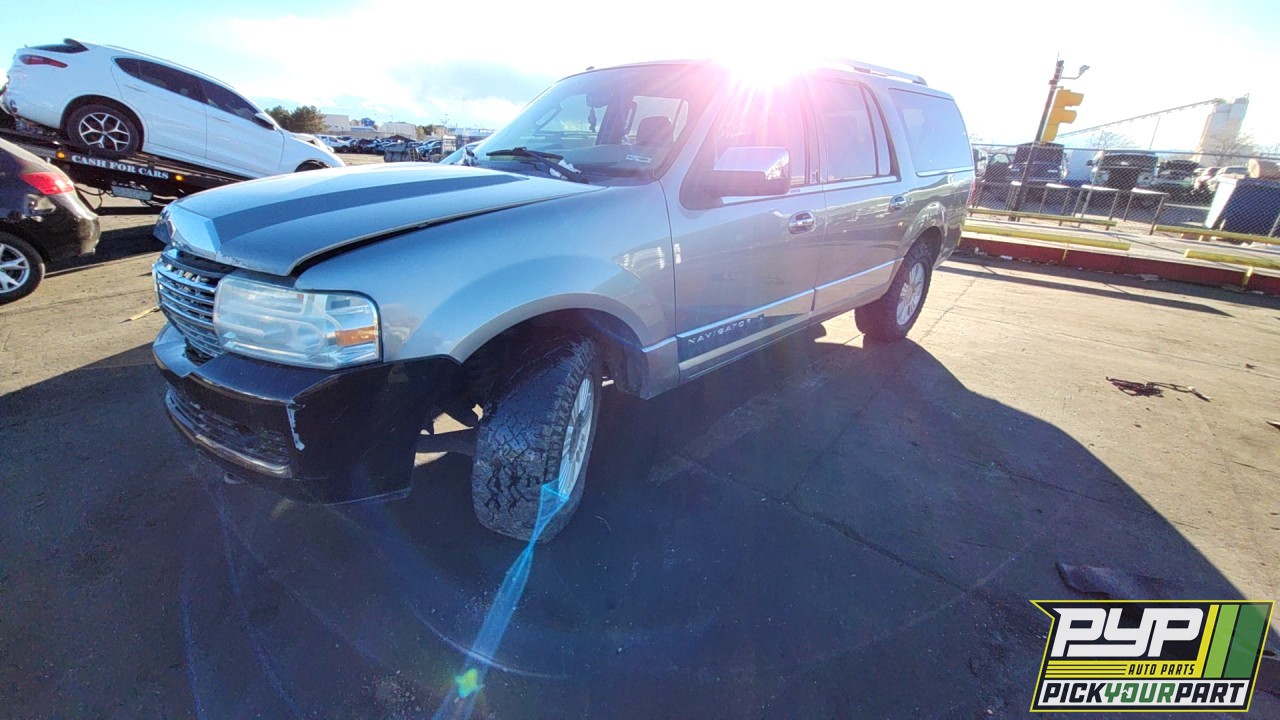 2008 LINCOLN NAVIGATOR available for parts