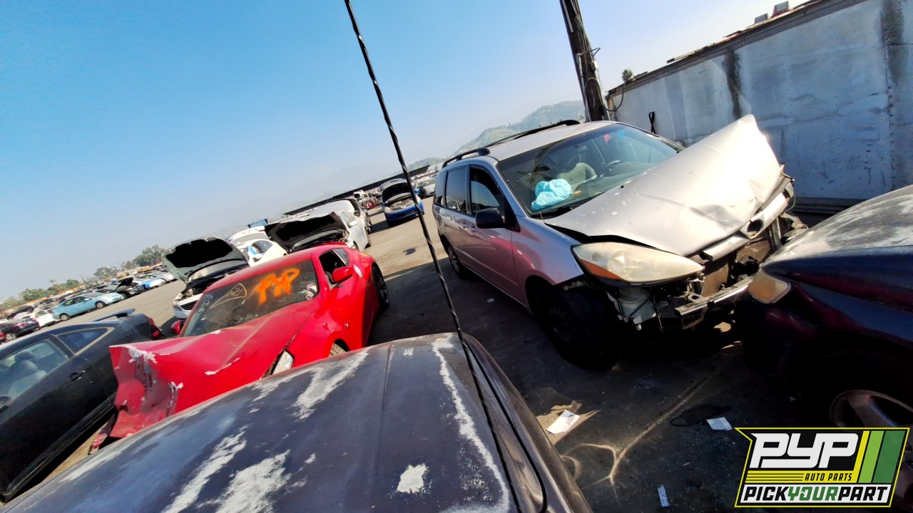 2010 TOYOTA SIENNA partes disponibles