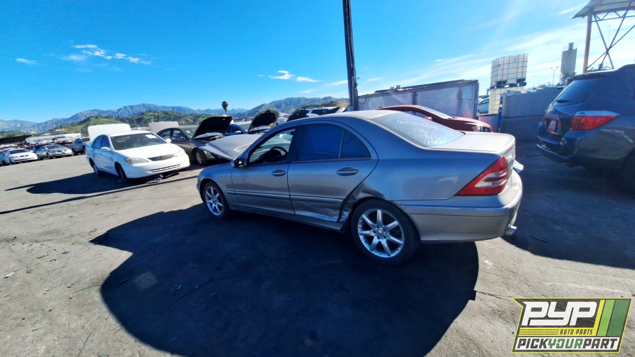 2003 MERCEDES-BENZ C320 partes disponibles