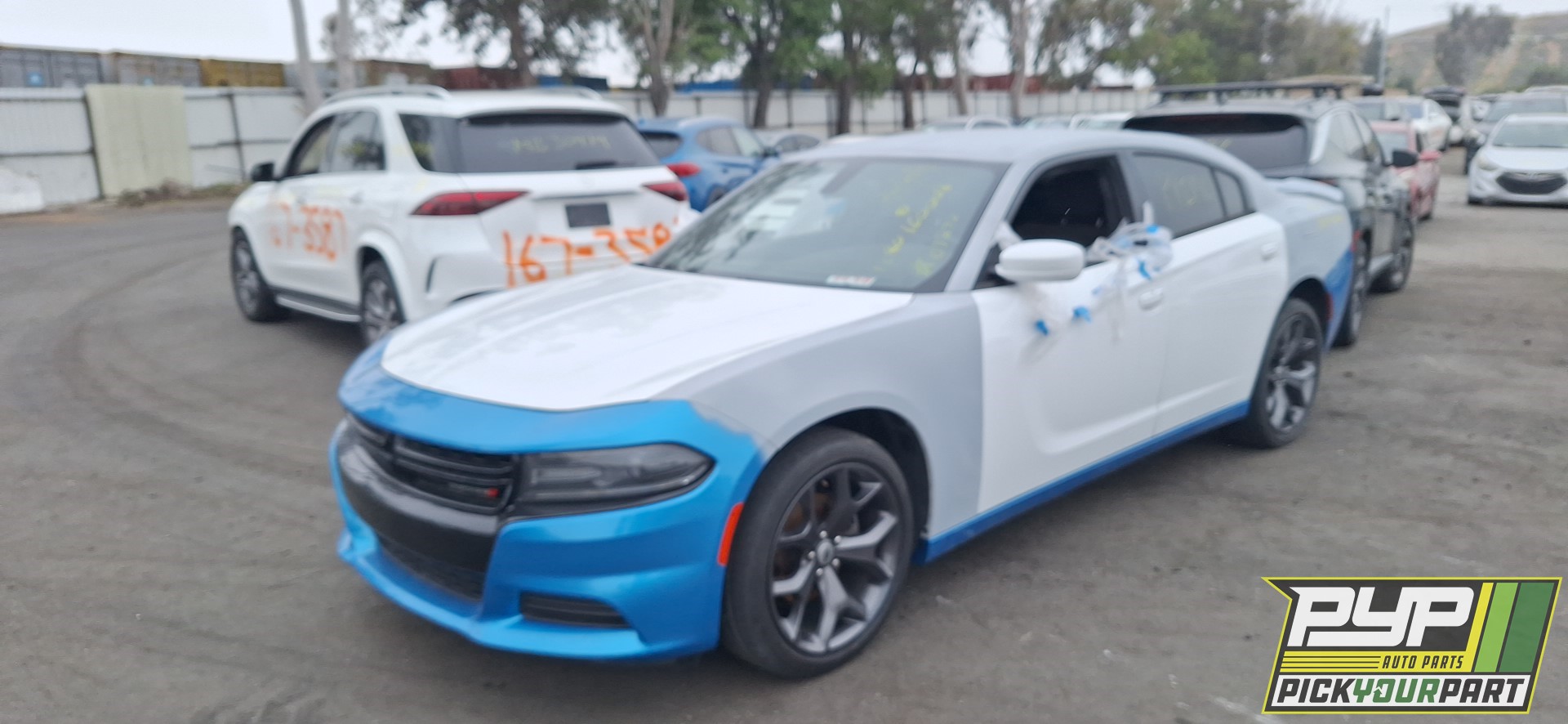 2023 DODGE CHARGER partes disponibles