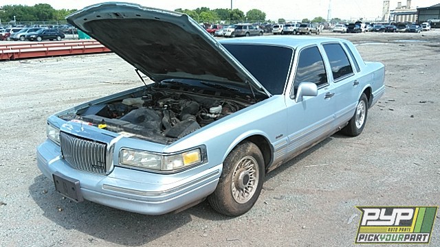 1997 LINCOLN TOWN CAR available for parts