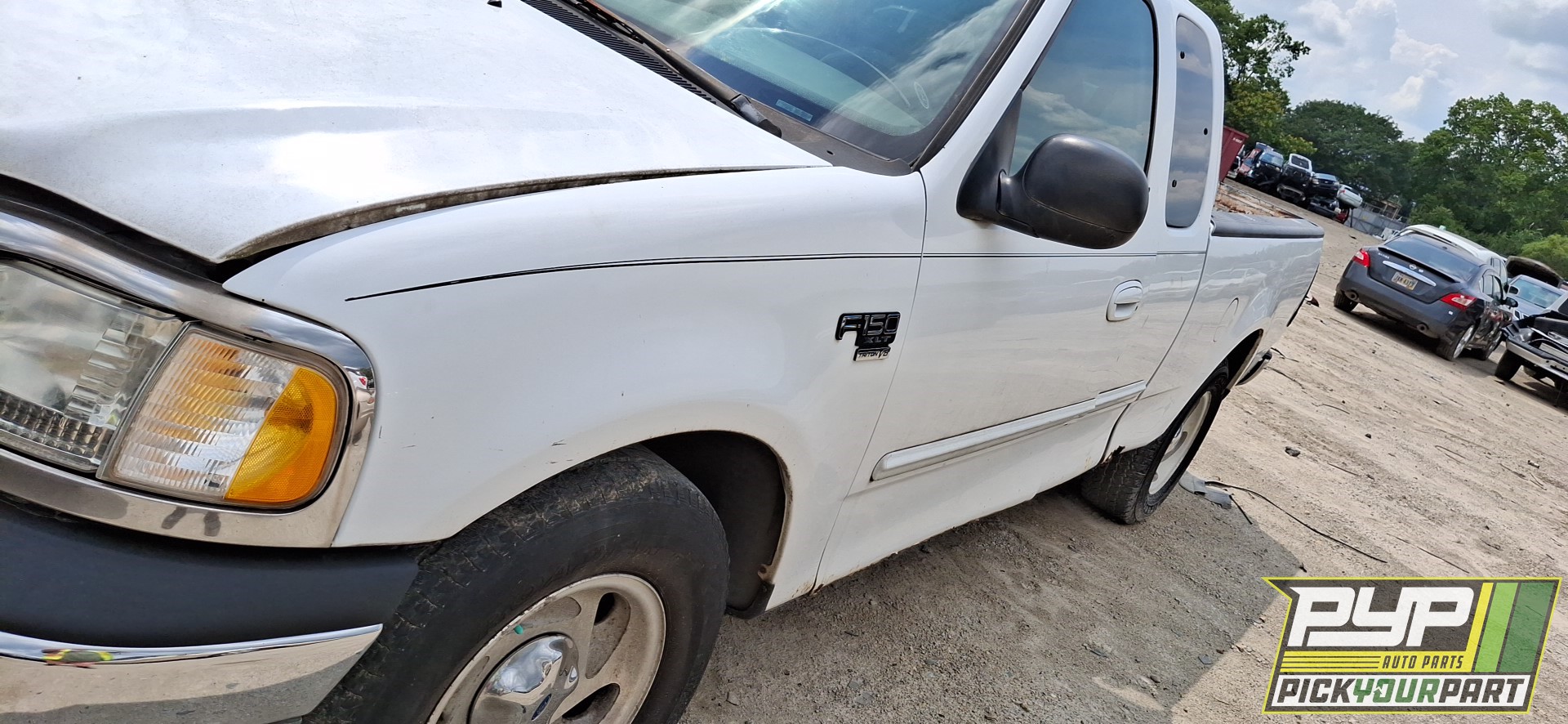 2000 FORD F-150 available for parts