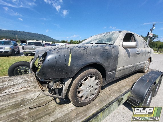 1997 MERCEDES-BENZ E320 partes disponibles