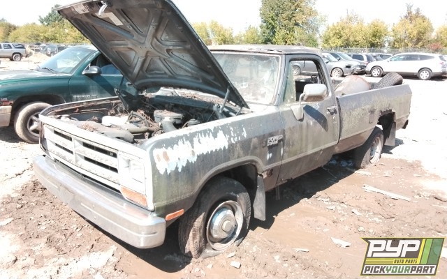 1990 DODGE D150 partes disponibles