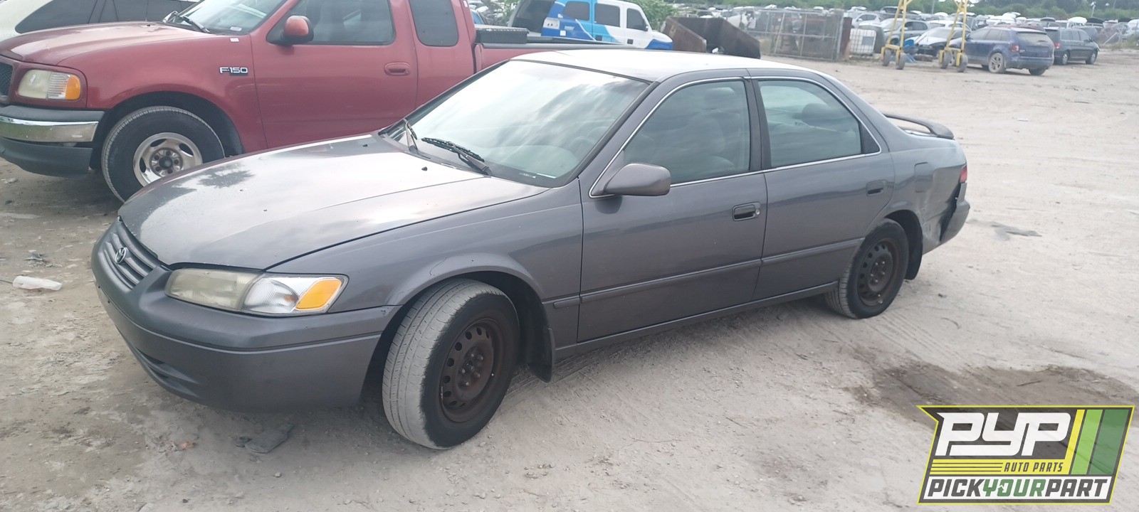 1997 TOYOTA CAMRY available for parts