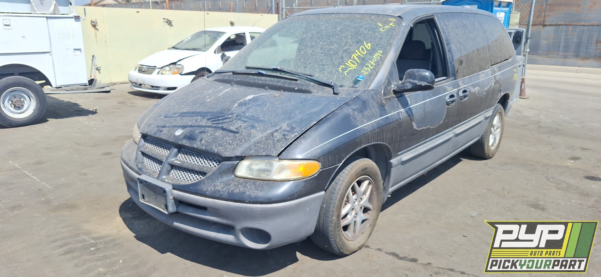 1999 DODGE GRAND CARAVAN available for parts