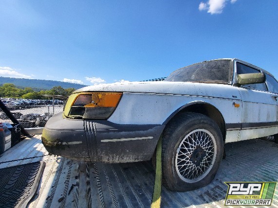 1989 SAAB 900 available for parts
