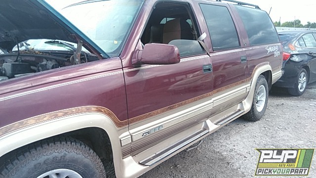 1999 CHEVROLET C1500 SUBURBAN available for parts