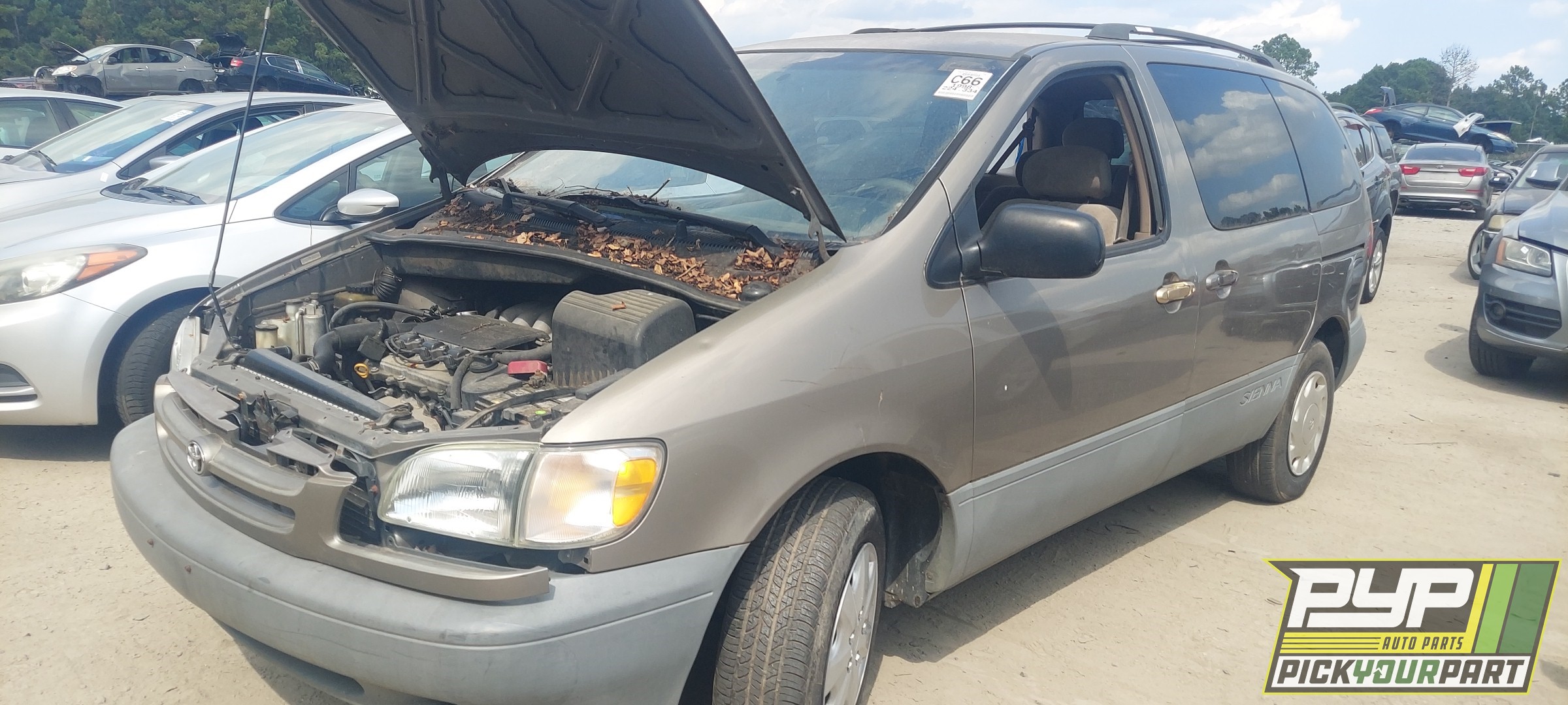 1998 TOYOTA SIENNA available for parts