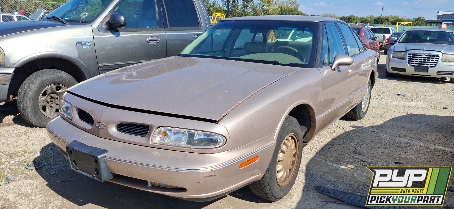 1998 OLDSMOBILE 88 available for parts