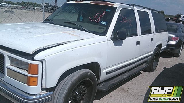 1997 GMC C1500 SUBURBAN available for parts
