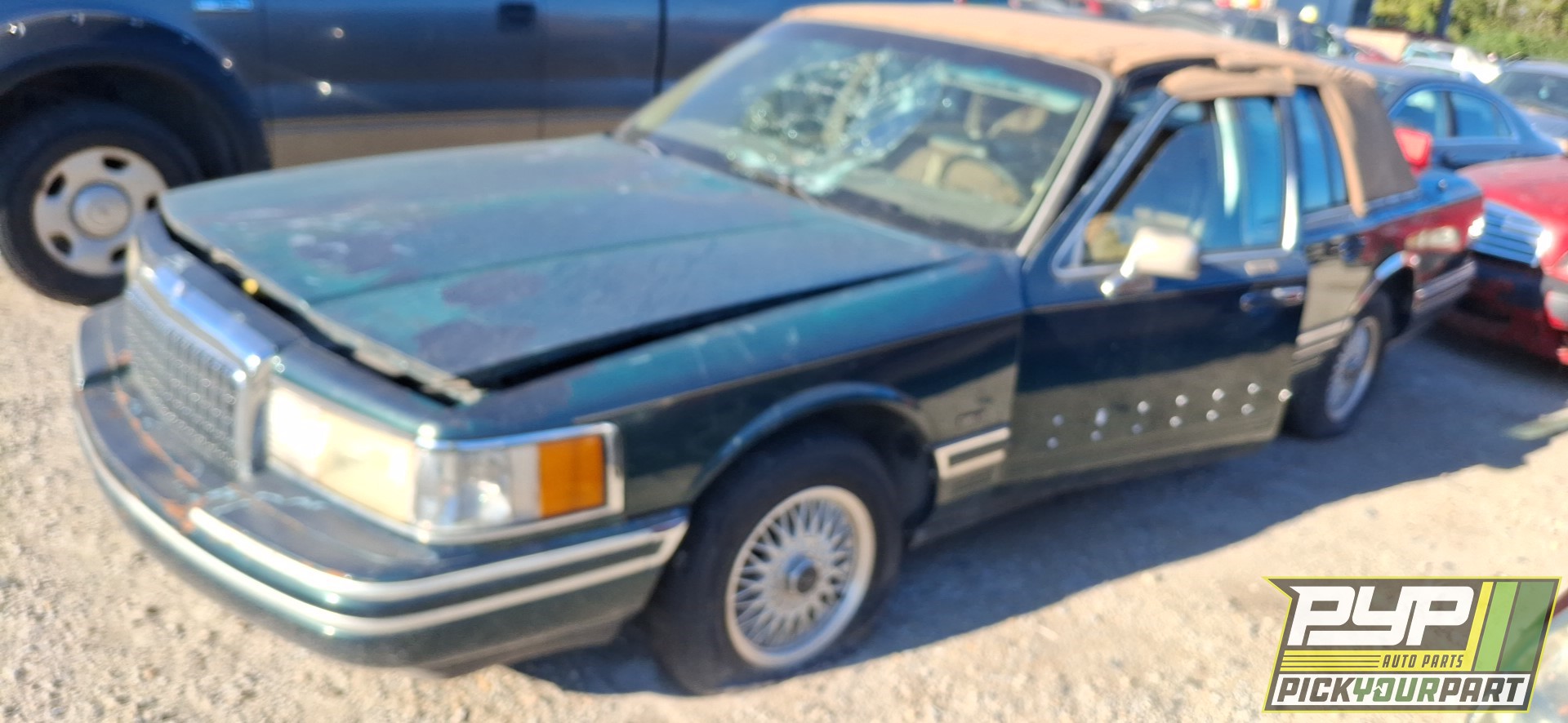1994 LINCOLN TOWN CAR available for parts