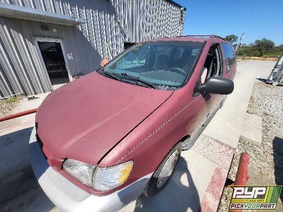1999 TOYOTA SIENNA available for parts