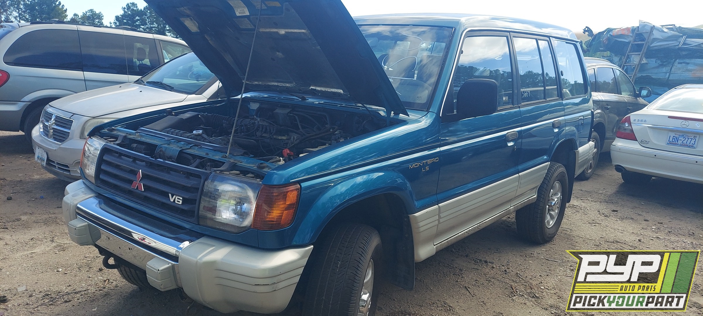 1995 MITSUBISHI MONTERO available for parts