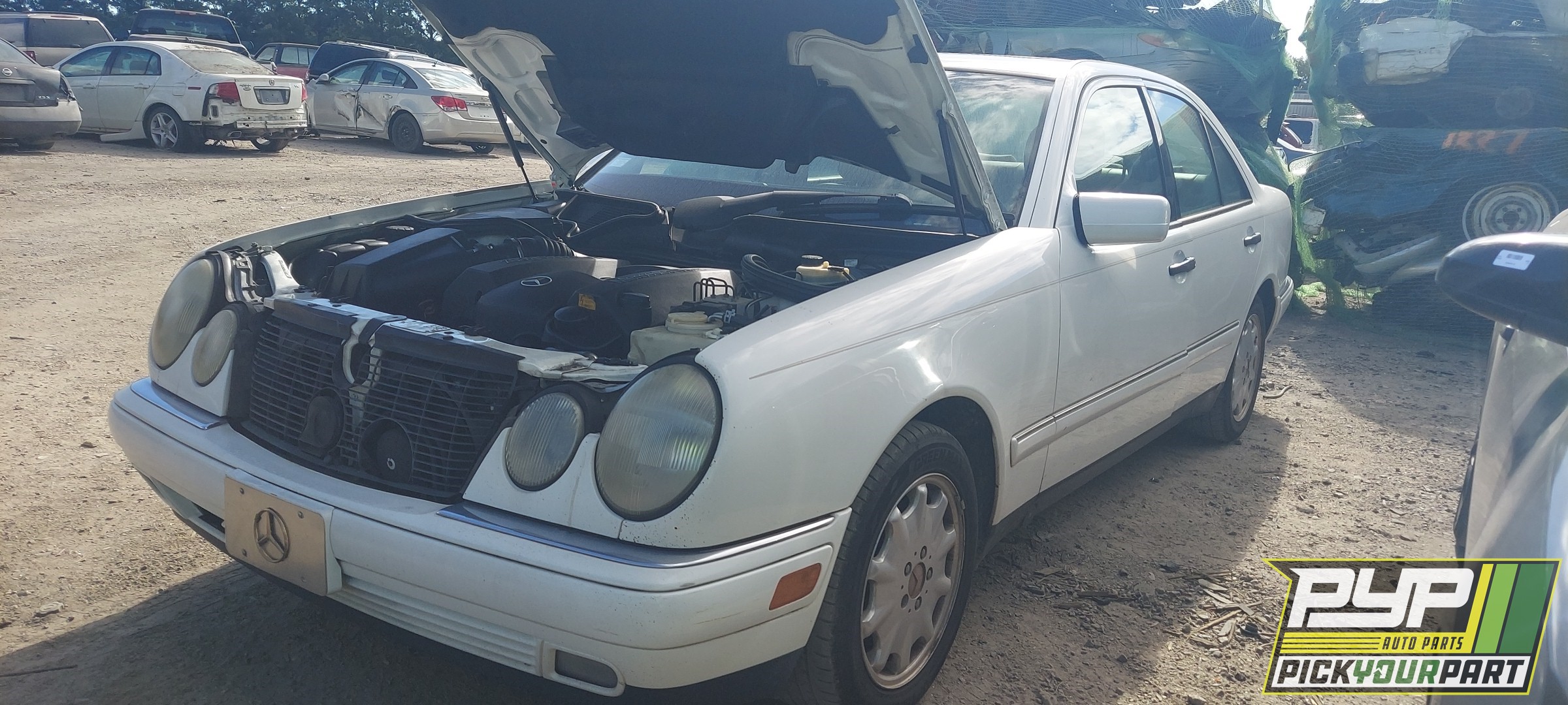1998 MERCEDES-BENZ E320 partes disponibles