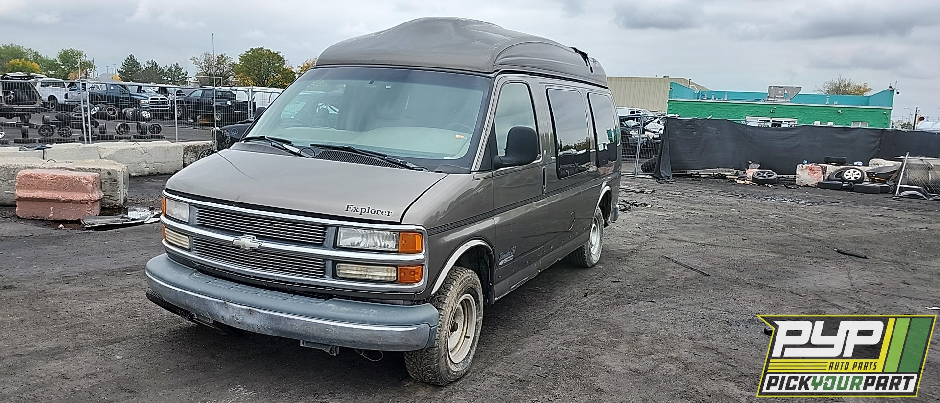 1999 CHEVROLET EXPRESS 1500 available for parts