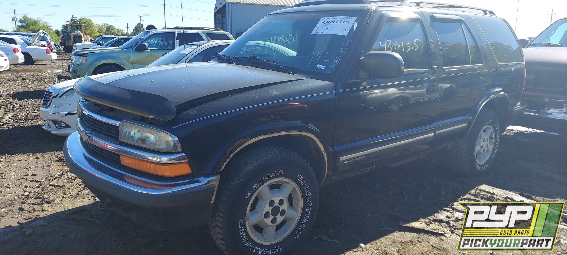 1999 CHEVROLET BLAZER available for parts
