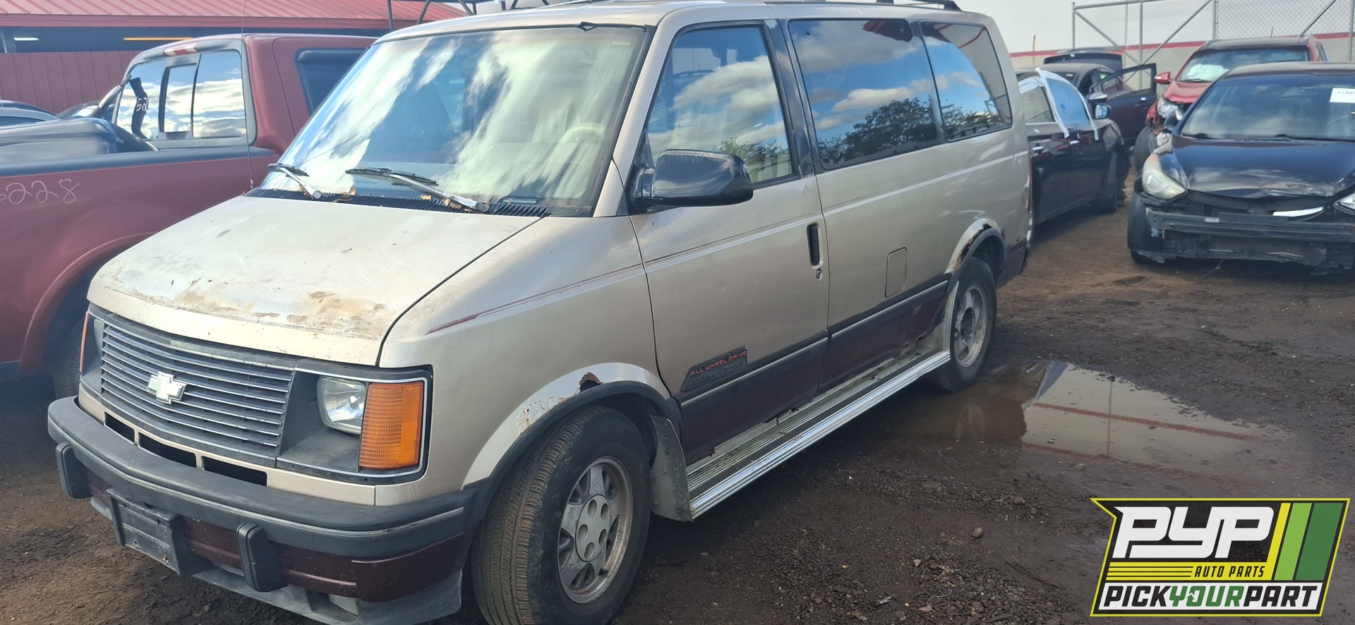 1993 CHEVROLET ASTRO available for parts
