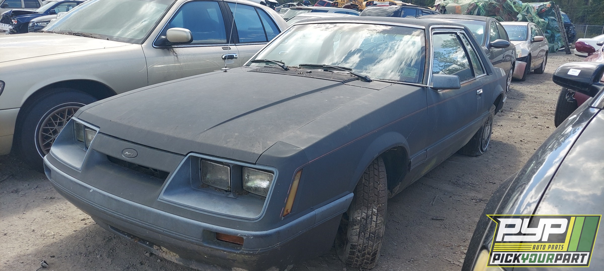 1985 FORD MUSTANG available for parts