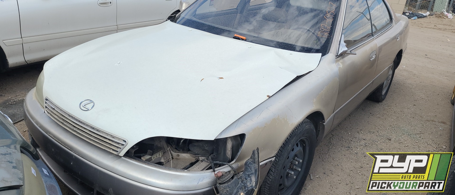 1994 LEXUS ES300 available for parts