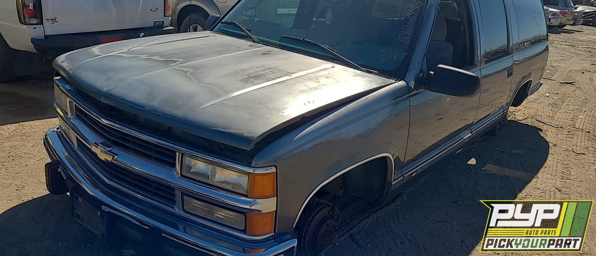 1999 CHEVROLET C1500 SUBURBAN available for parts