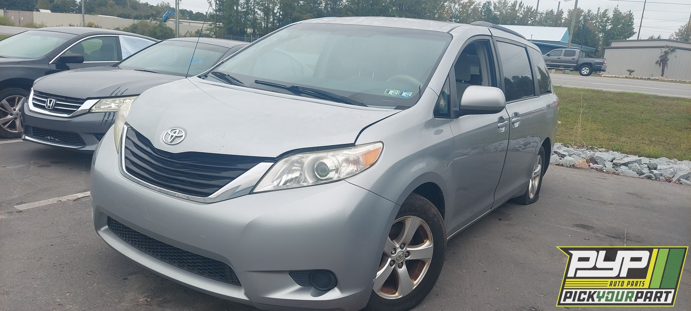 2013 TOYOTA SIENNA available for parts