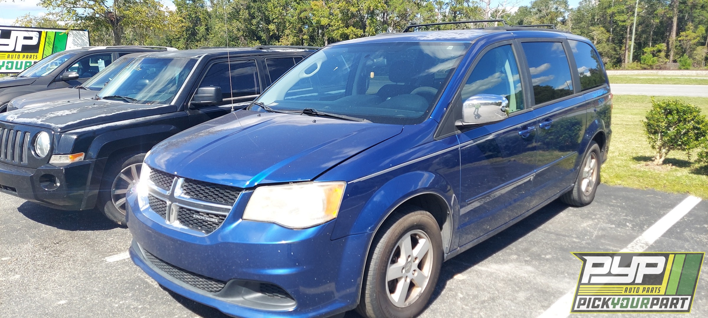 2011 DODGE GRAND CARAVAN available for parts