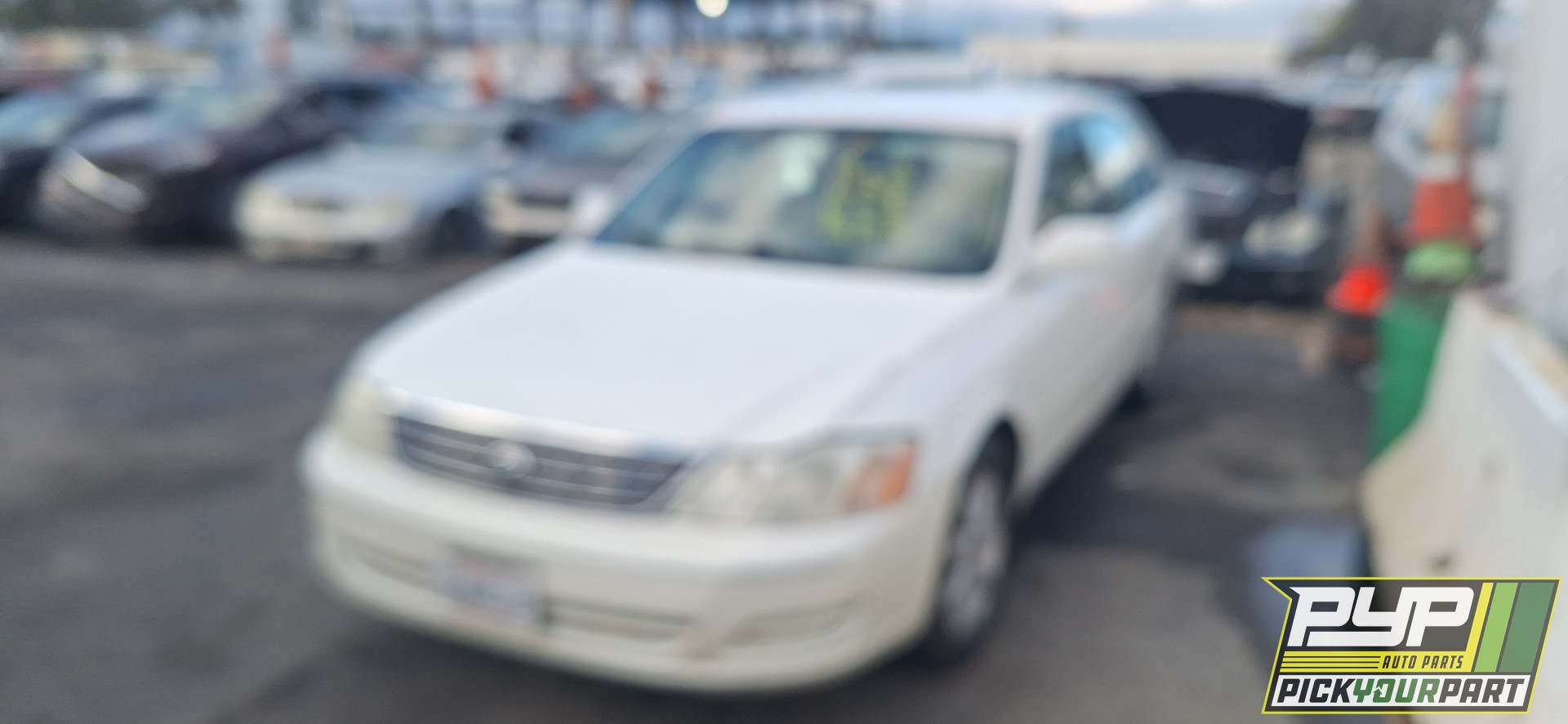 2003 TOYOTA AVALON available for parts