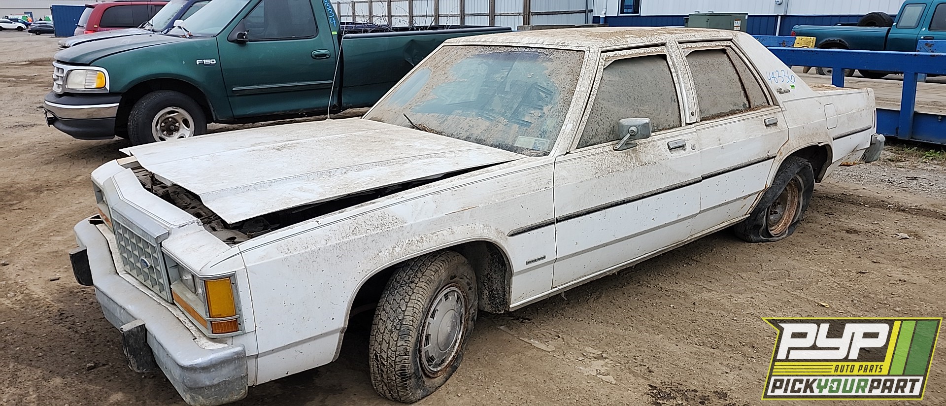 1984 FORD LTD CROWN VICTORIA available for parts