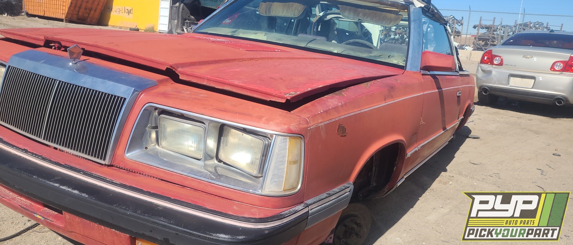 1986 CHRYSLER TOWN & COUNTRY partes disponibles