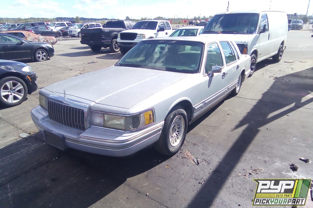 1994 LINCOLN TOWN CAR available for parts