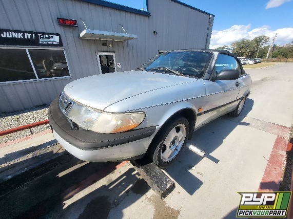 1995 SAAB 900 available for parts