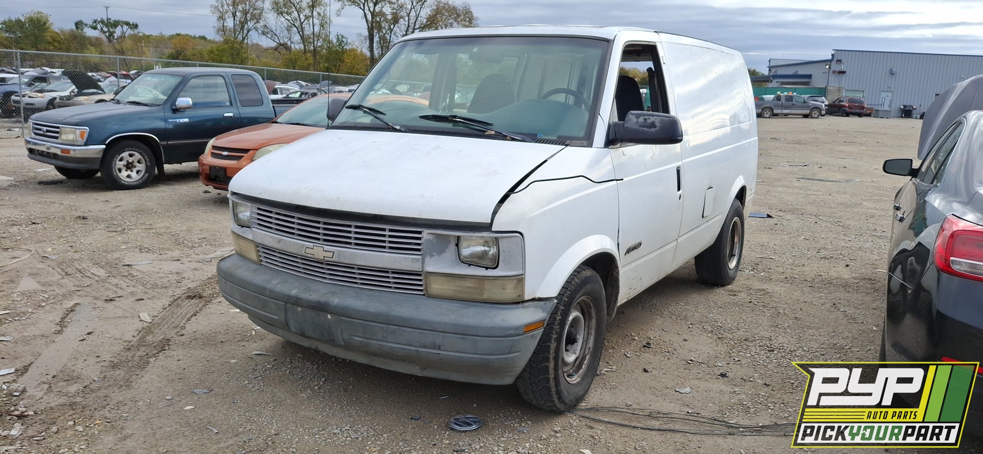 1999 CHEVROLET ASTRO available for parts