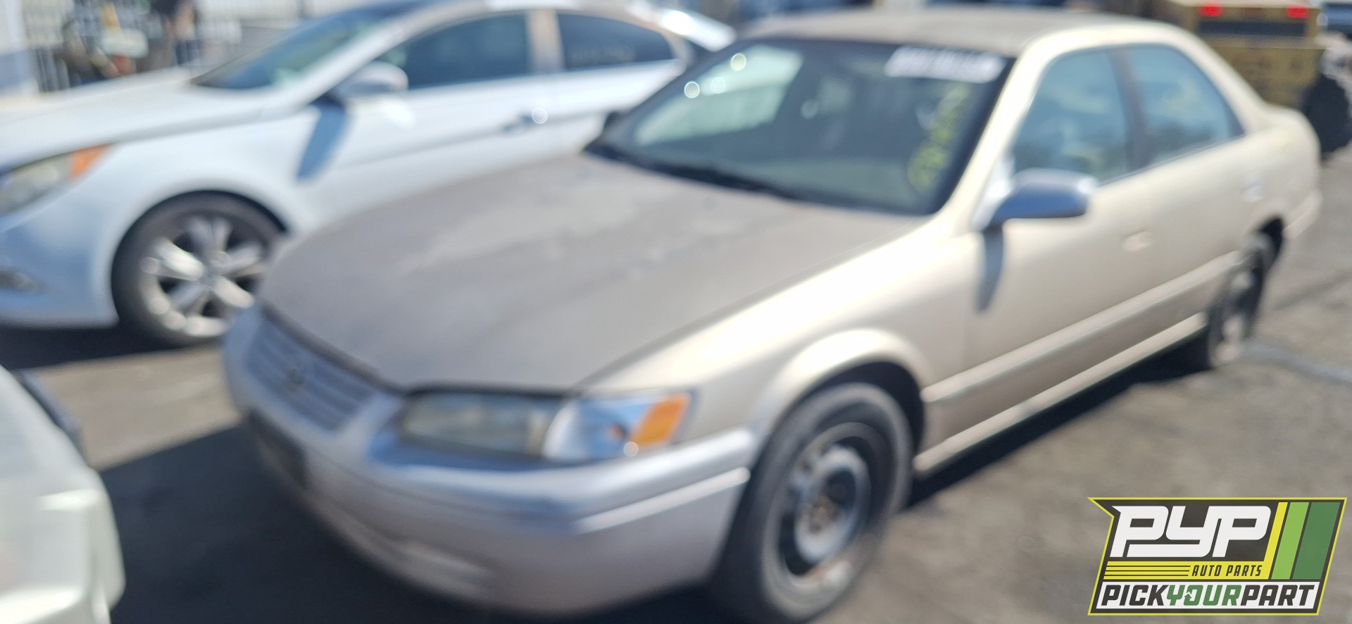 1997 TOYOTA CAMRY available for parts