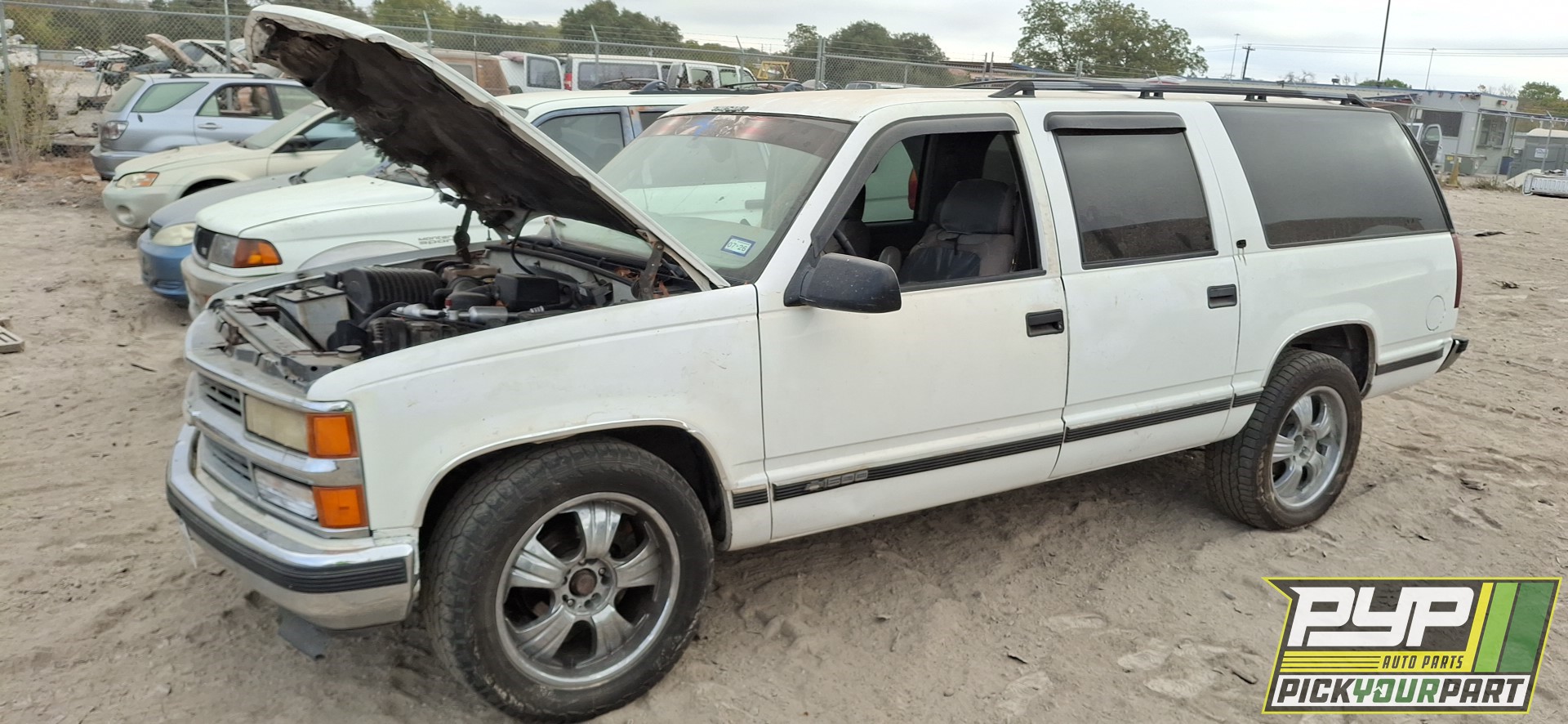 1999 CHEVROLET C1500 SUBURBAN partes disponibles