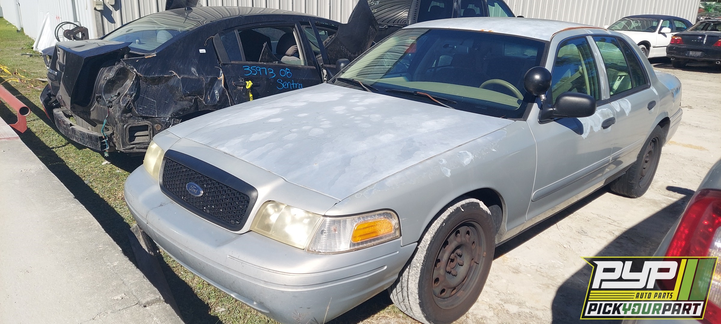 2006 FORD CROWN VICTORIA available for parts