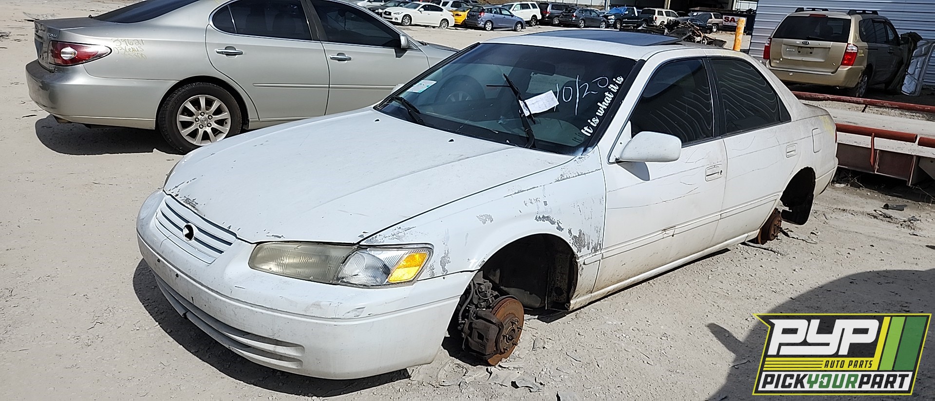 1999 TOYOTA CAMRY available for parts