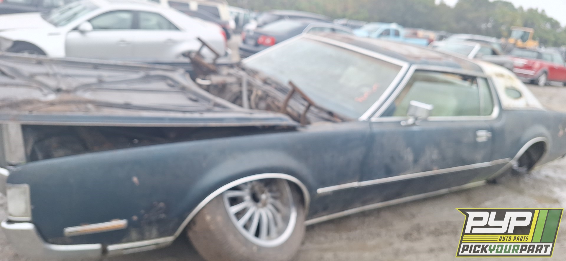 1971 LINCOLN CONTINENTAL available for parts