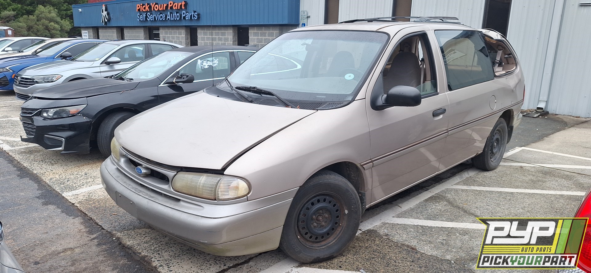 1995 FORD WINDSTAR available for parts