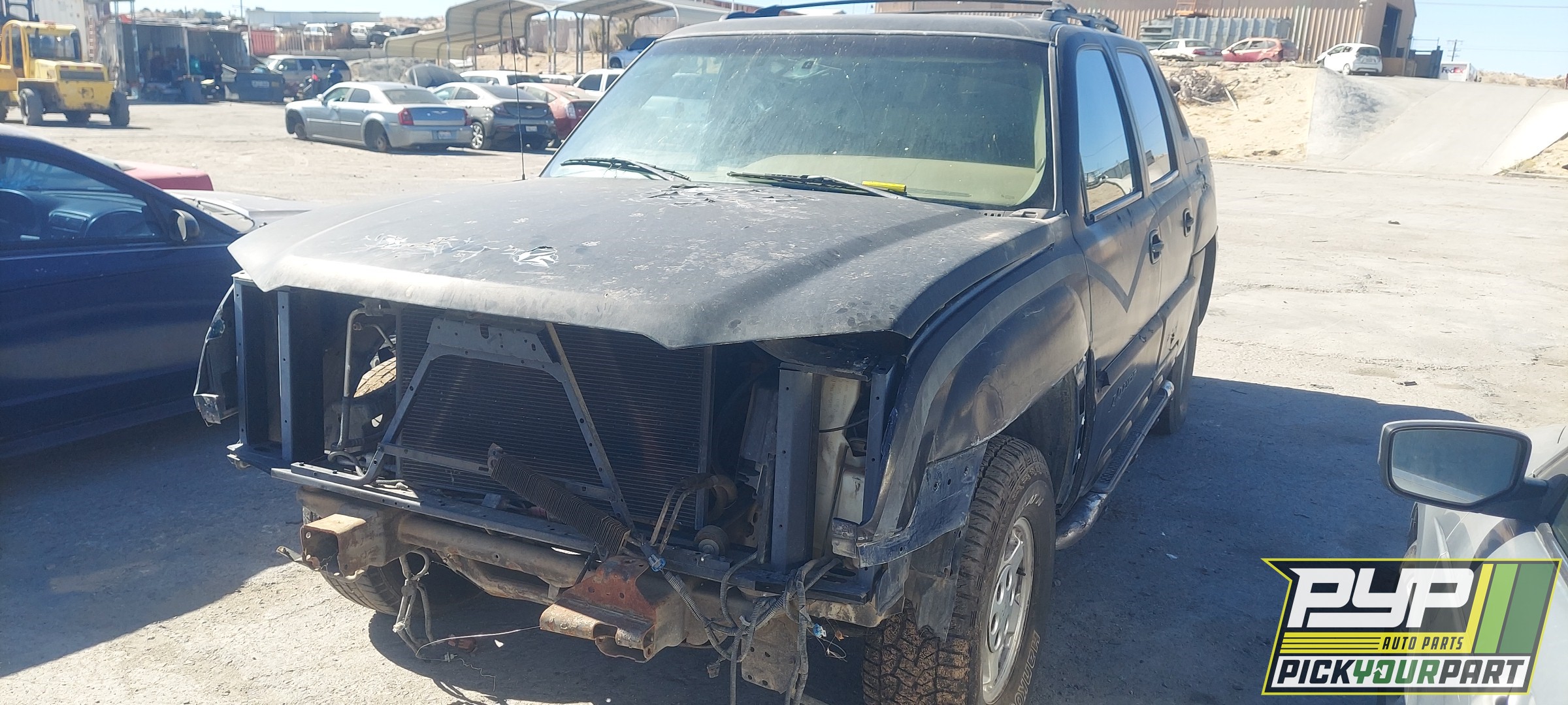 2003 CHEVROLET AVALANCHE 1500 available for parts