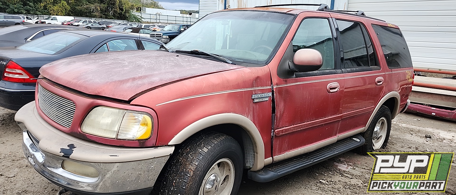 1998 FORD EXPEDITION available for parts