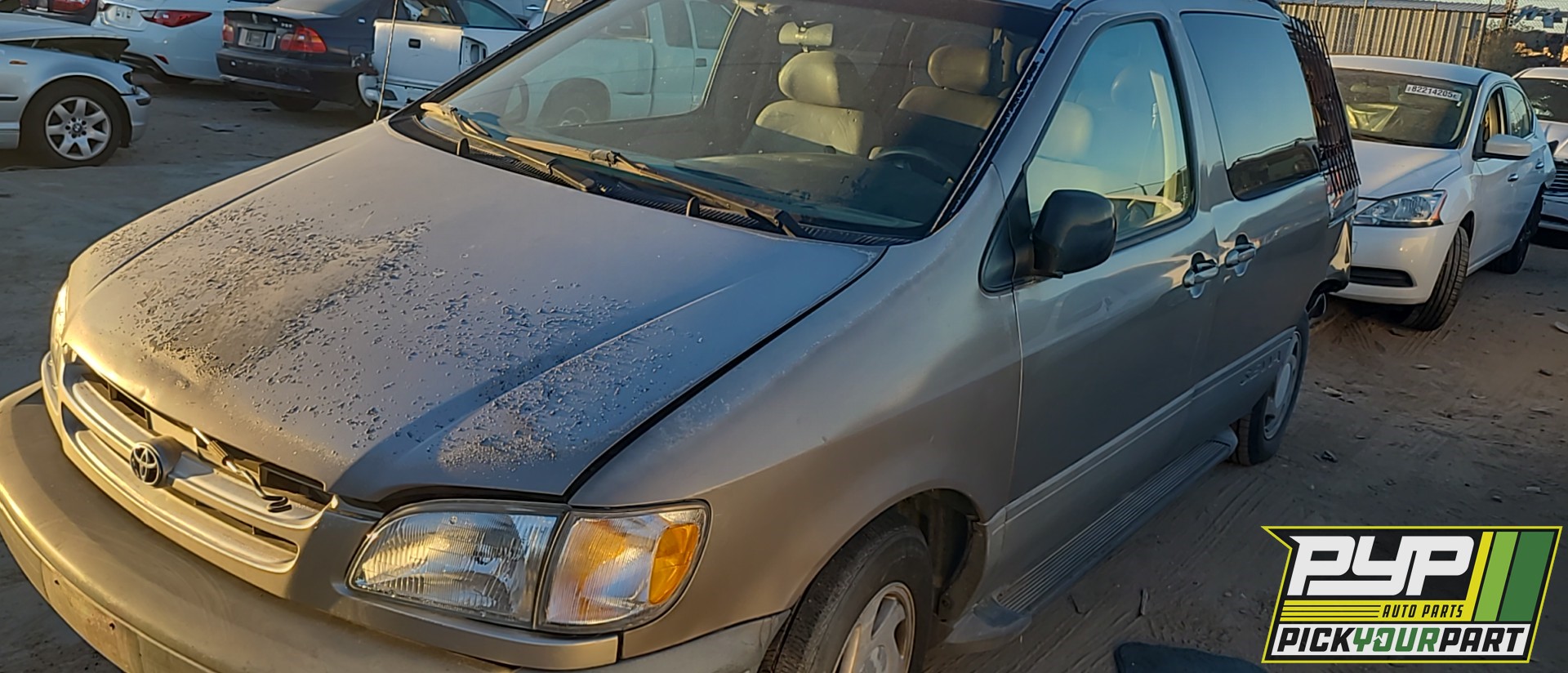 1999 TOYOTA SIENNA available for parts