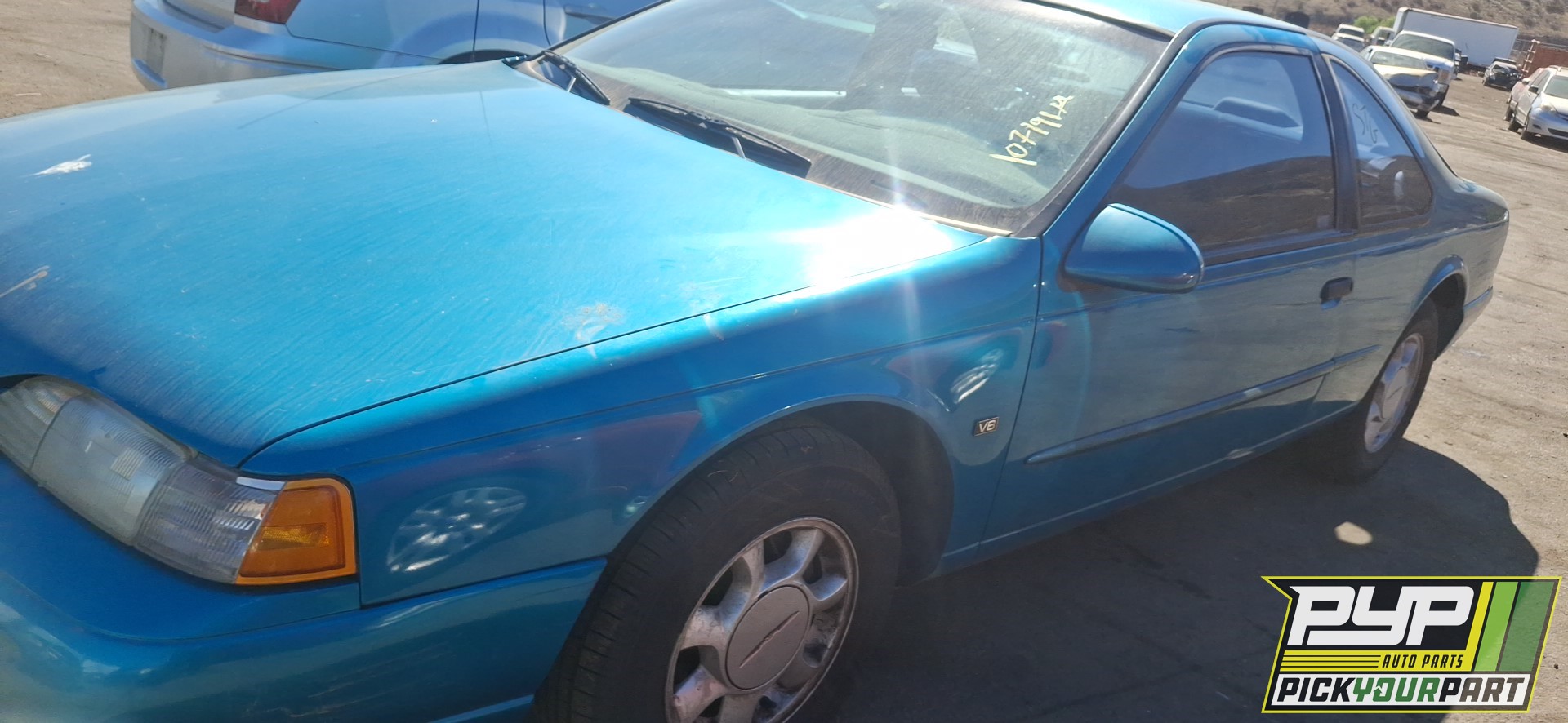 1994 FORD THUNDERBIRD available for parts