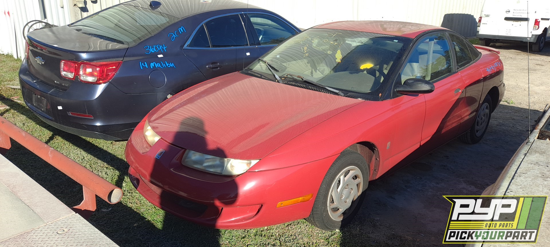 2000 SATURN SC1 available for parts