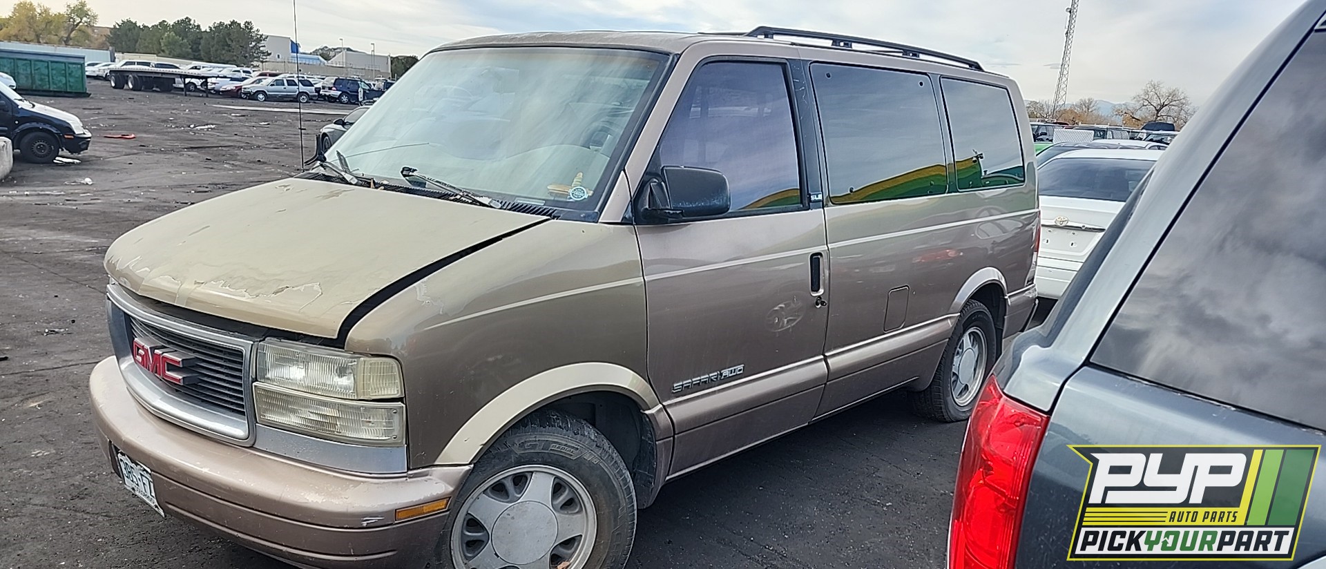 1997 GMC SAFARI available for parts