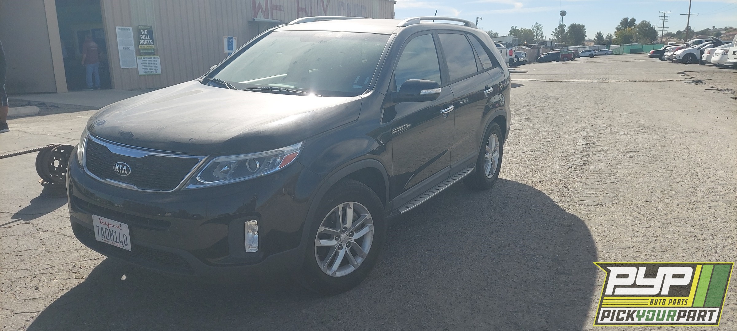2014 KIA SORENTO available for parts