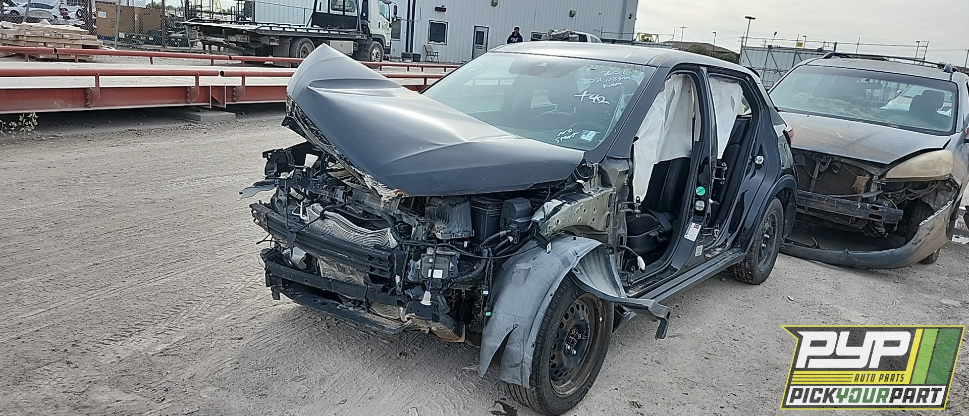 2021 NISSAN KICKS partes disponibles