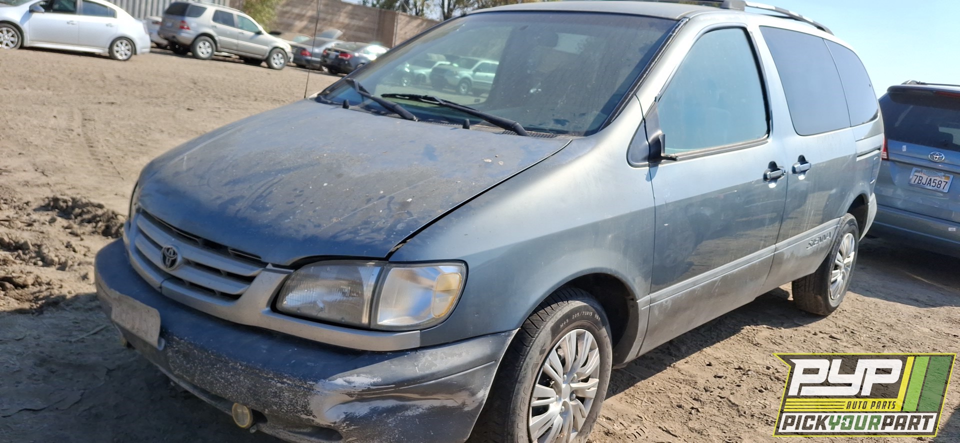 1999 TOYOTA SIENNA available for parts