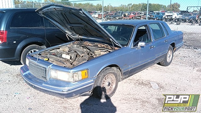 1994 LINCOLN TOWN CAR available for parts