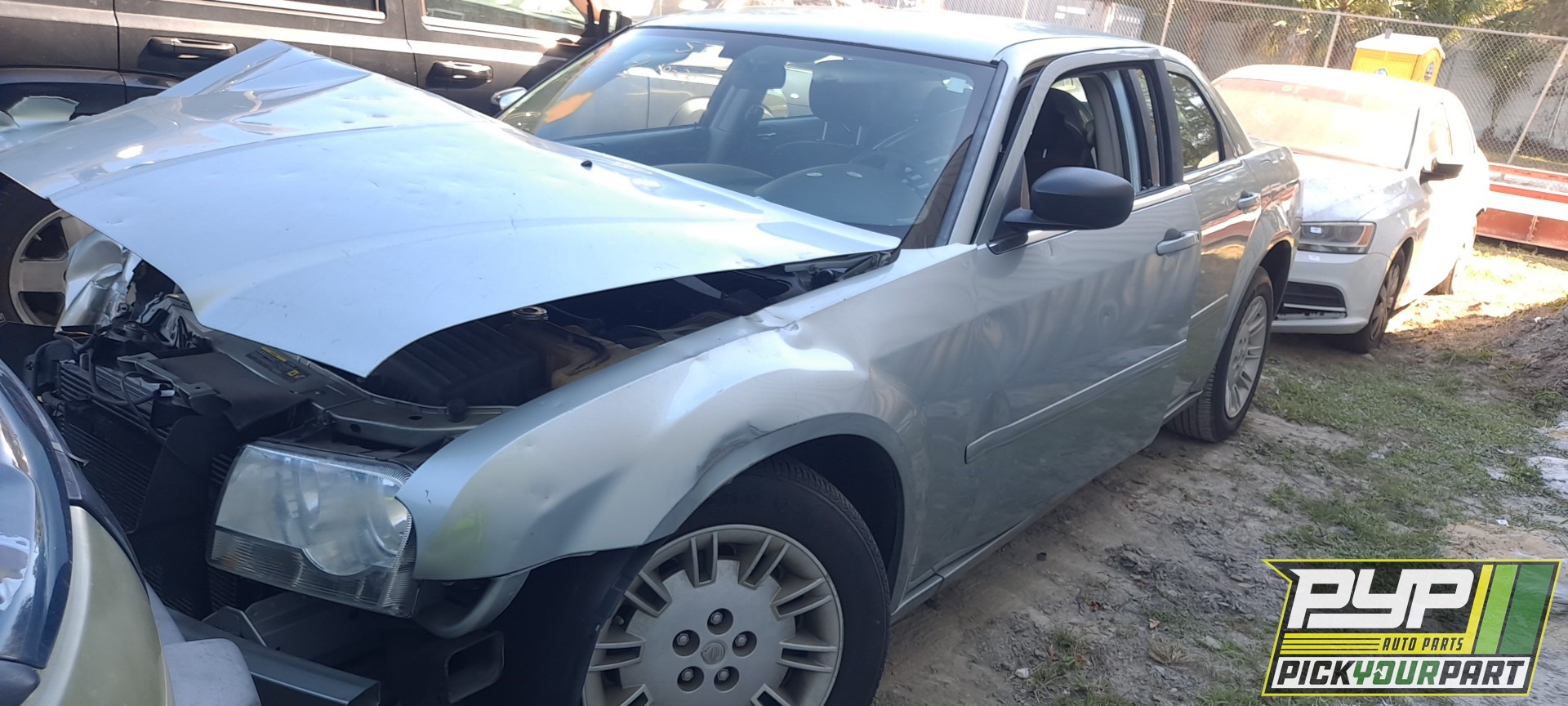 2005 CHRYSLER 300 partes disponibles